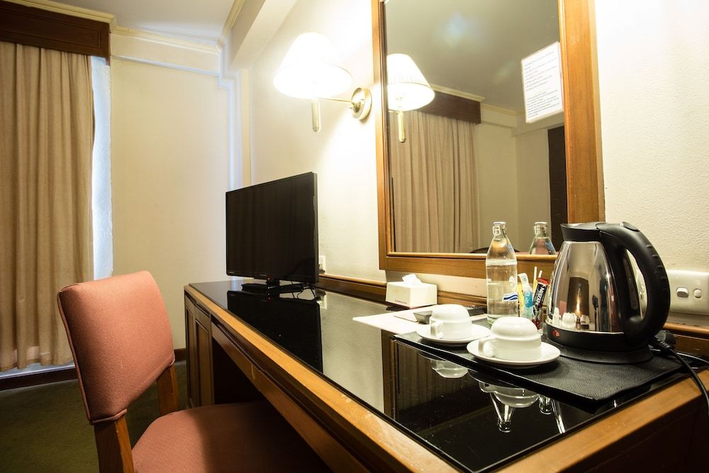 Songphanburi Hotel Deluxe Twin Room 17