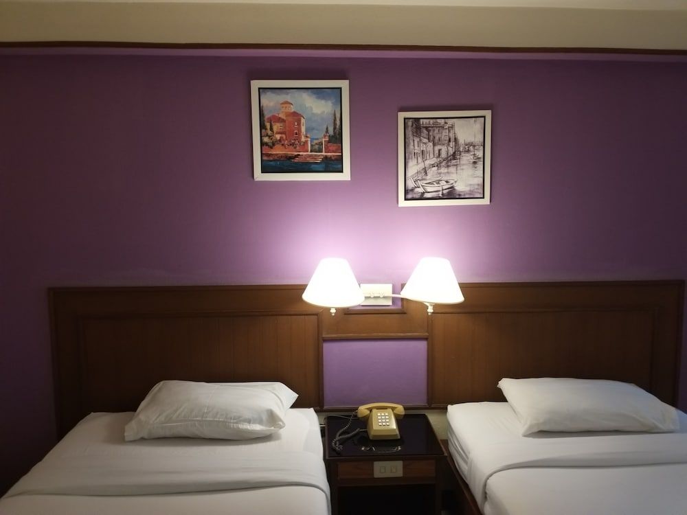 Songphanburi Hotel Standard Twin Room 2
