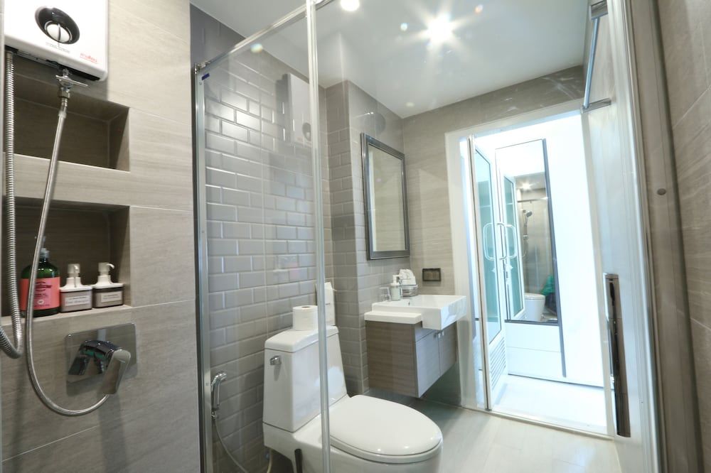 Neveu Premier Residence 2-Bedroom Suite 11