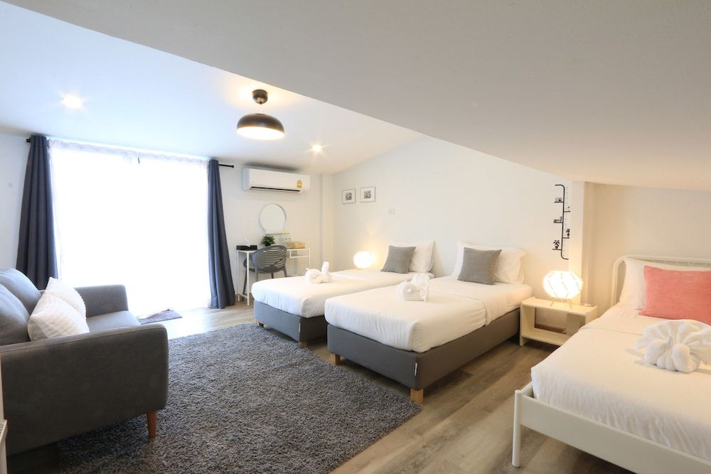 Neveu Premier Residence 3-Bedroom Suite 7