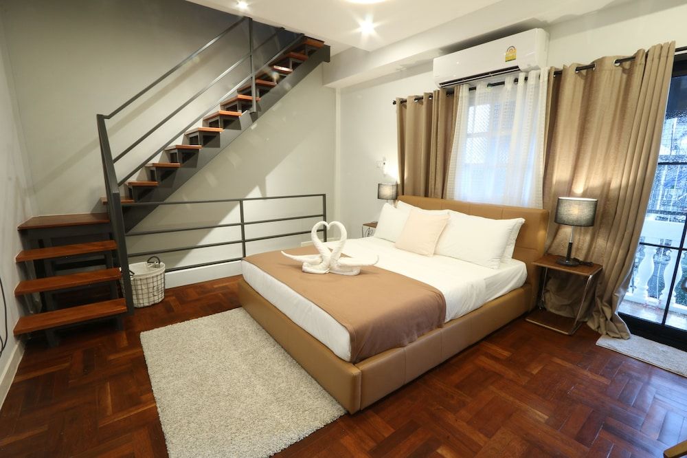 Neveu Premier Residence 3-Bedroom Suite 3