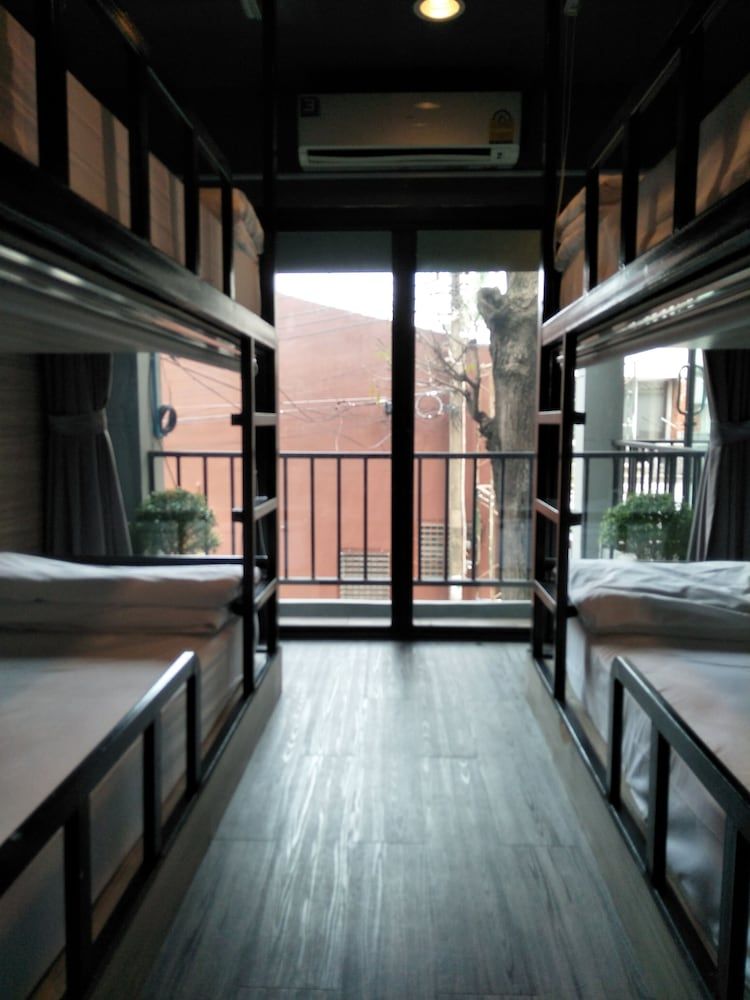 BADU sukhumvit - Hostel Elite Shared Dormitory, Mixed Dorm, Shared Bathroom