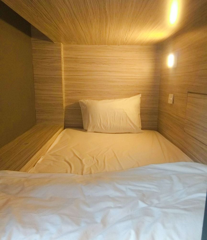 BADU sukhumvit - Hostel Elite Shared Dormitory, Mixed Dorm, Shared Bathroom 8