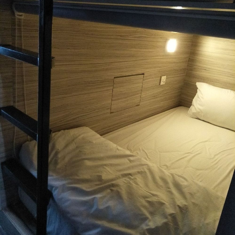 BADU sukhumvit - Hostel Elite Shared Dormitory, Mixed Dorm, Shared Bathroom 5