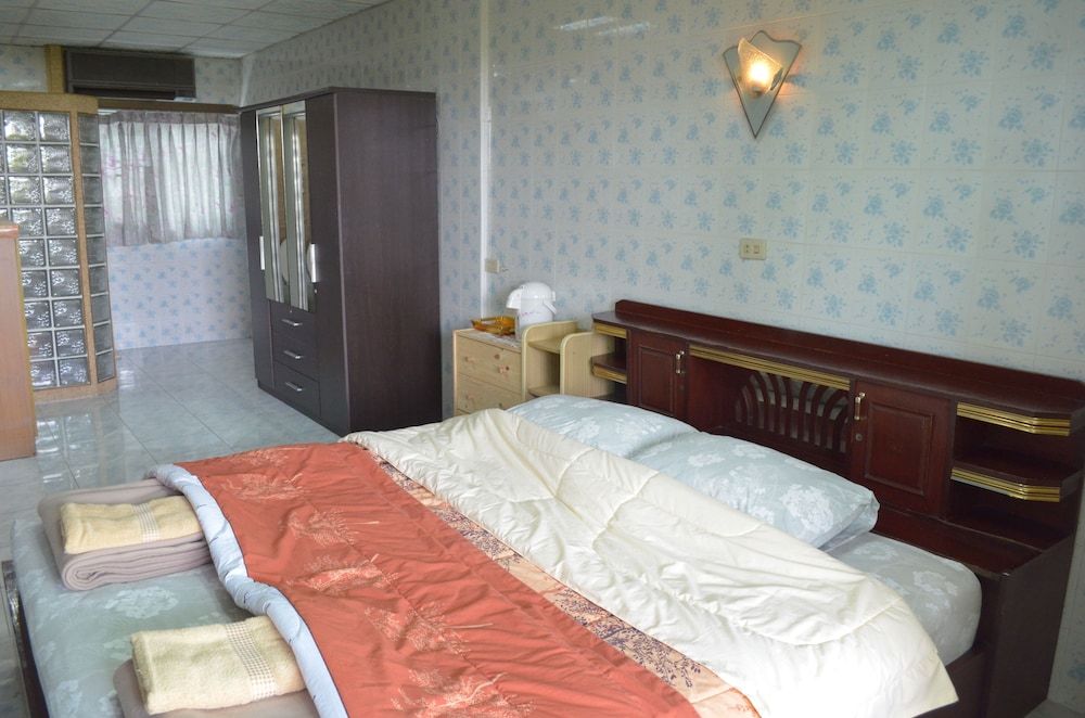 Charan 41 Hostel