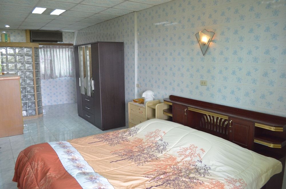 Charan 41 Hostel