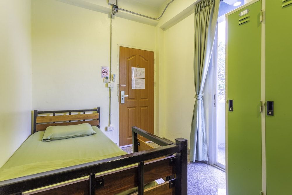 undefined OYO 928 Leaf Hostel 10