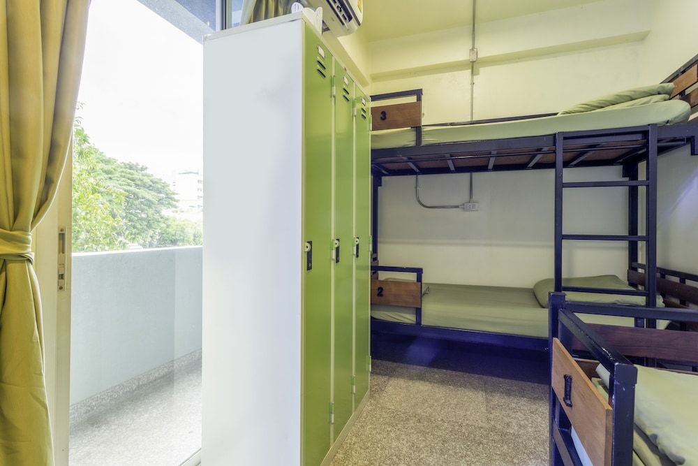 undefined OYO 928 Leaf Hostel