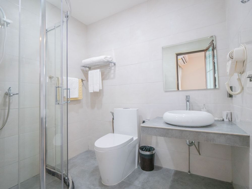 The Kinn Junior Suite Room 3