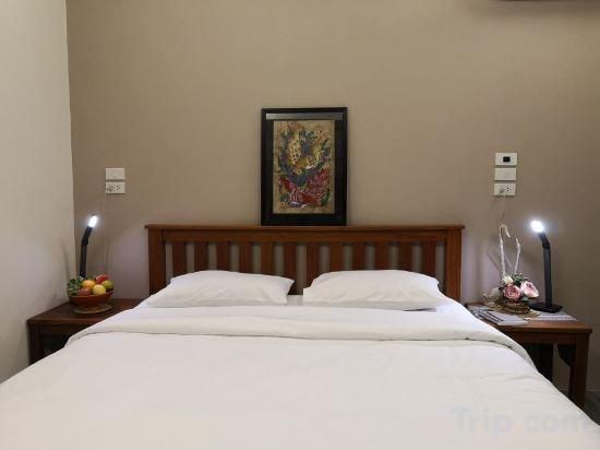 Delux twin bed pool view