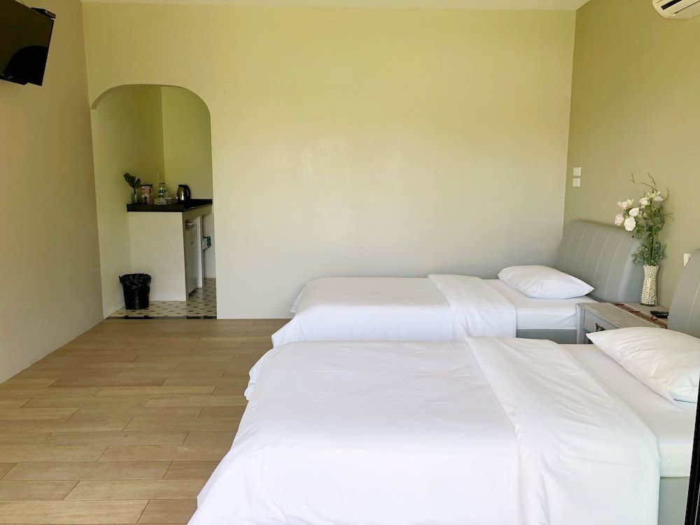 Basic Twin Room, 2 Twin Beds, Refrigerator