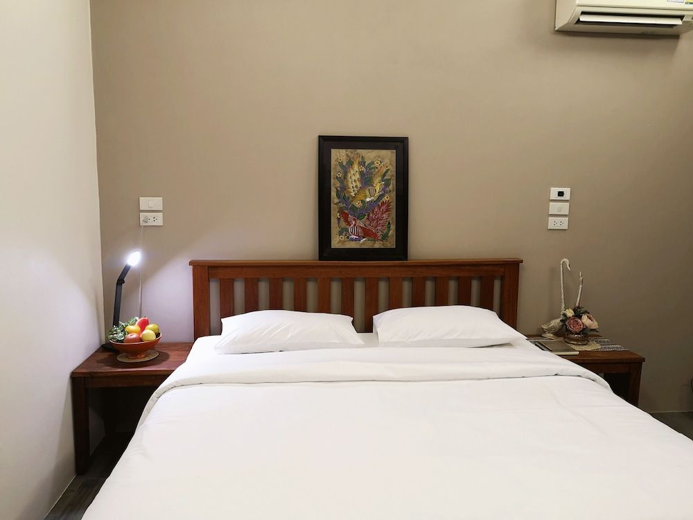 Deluxe Suite, 1 King Bed, Terrace