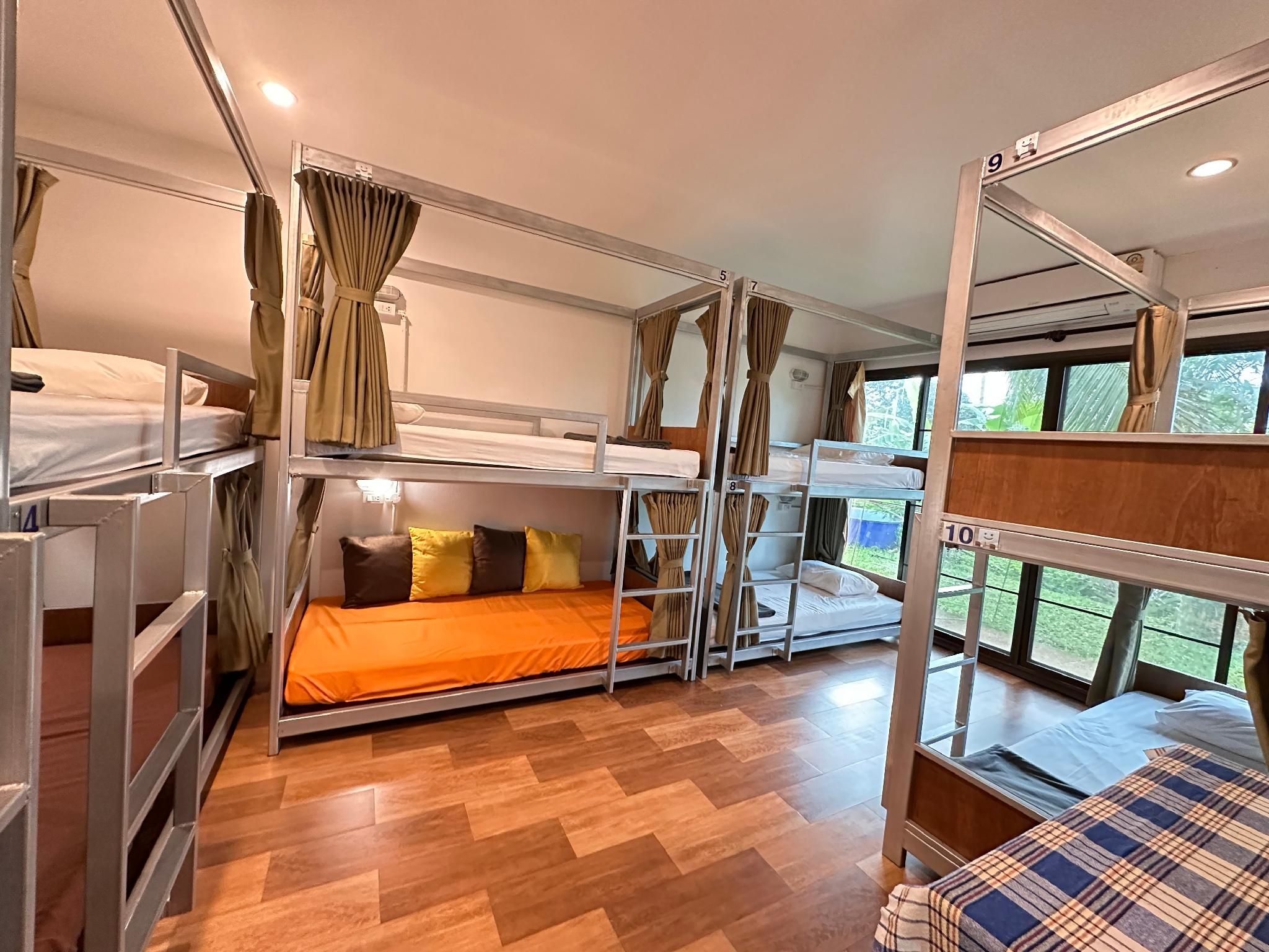 6 Bed Private Room with Private Bathroom