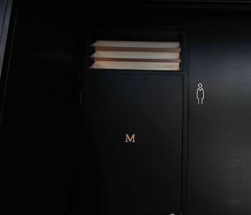 Kloem Hostel - Adults Only Triple Room with Shared Bathroom 8