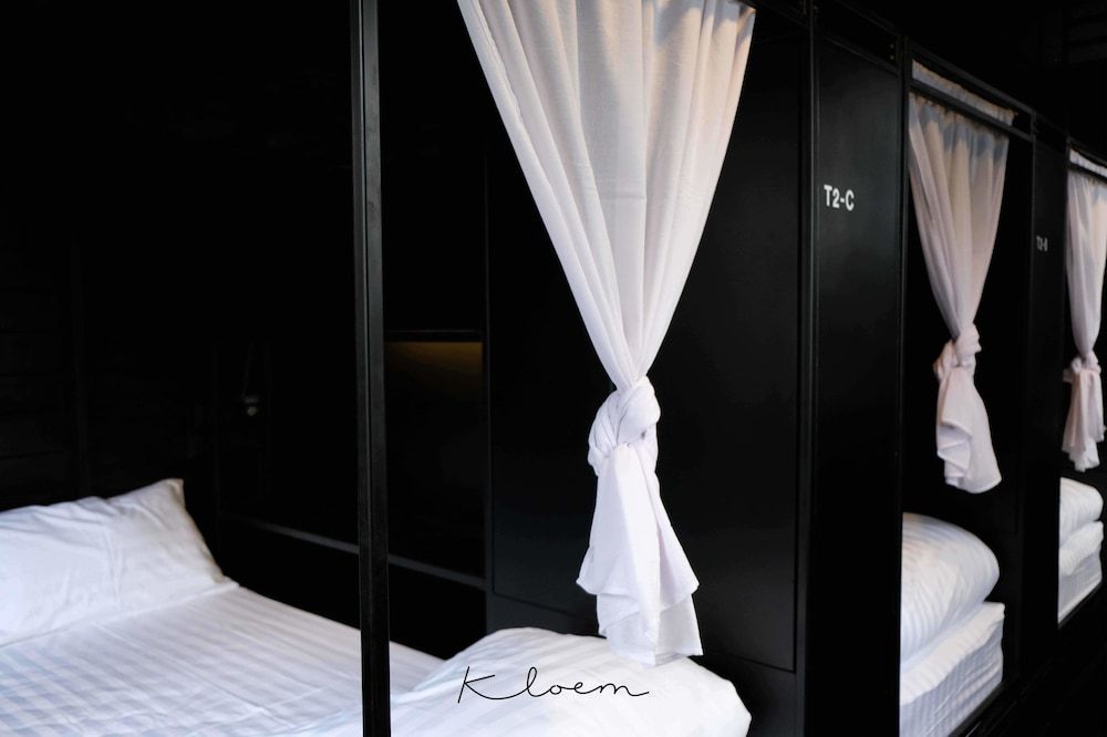 Kloem Hostel - Adults Only Triple Room with Shared Bathroom 7