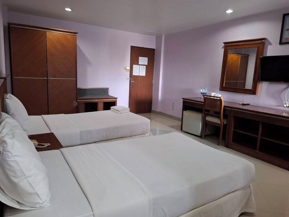 Lopburi Residence Hotel Standard Twin Room, 2 Twin Beds, Non Smoking, Air conditioning 2