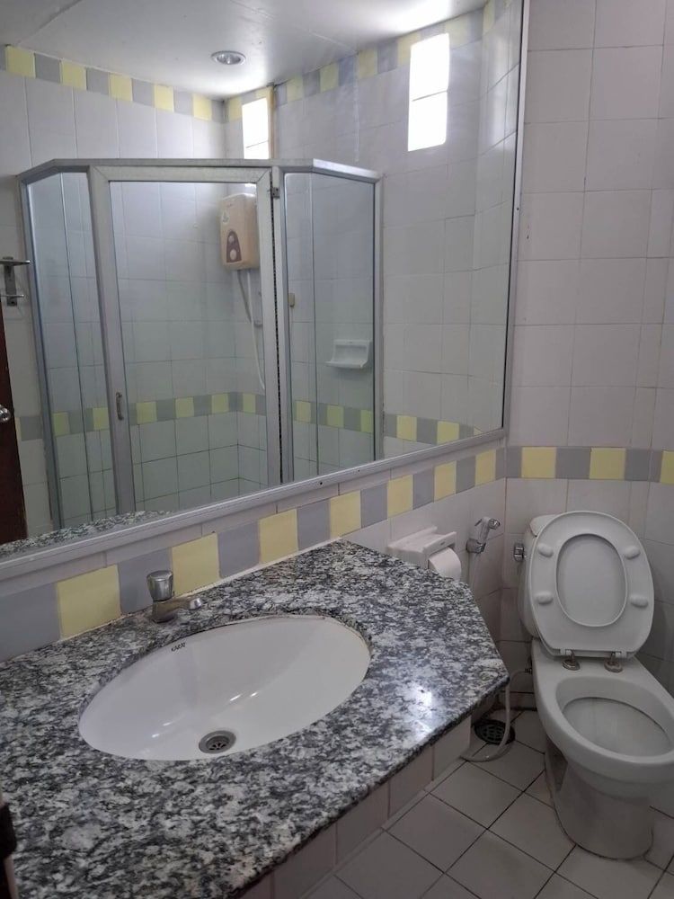 Lopburi Residence Hotel Standard Twin Room, 2 Twin Beds, Non Smoking, Air conditioning 4