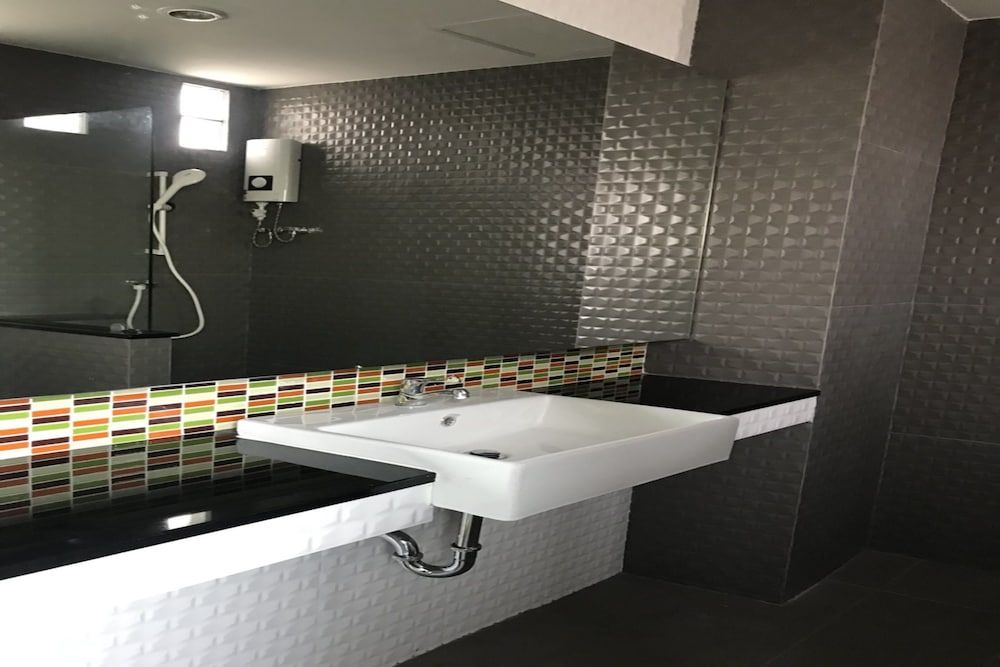 Lopburi Residence Hotel Business Room 28