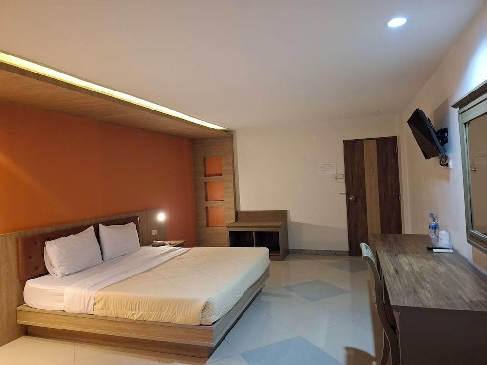 Lopburi Residence Hotel Business Room 5