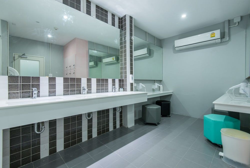 Siam Stadium Hostel Shared Dormitory, Women only 11