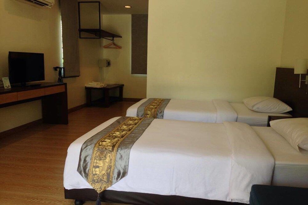 Baan Klang Aow Beach Resort Basic Double or Twin Room 5
