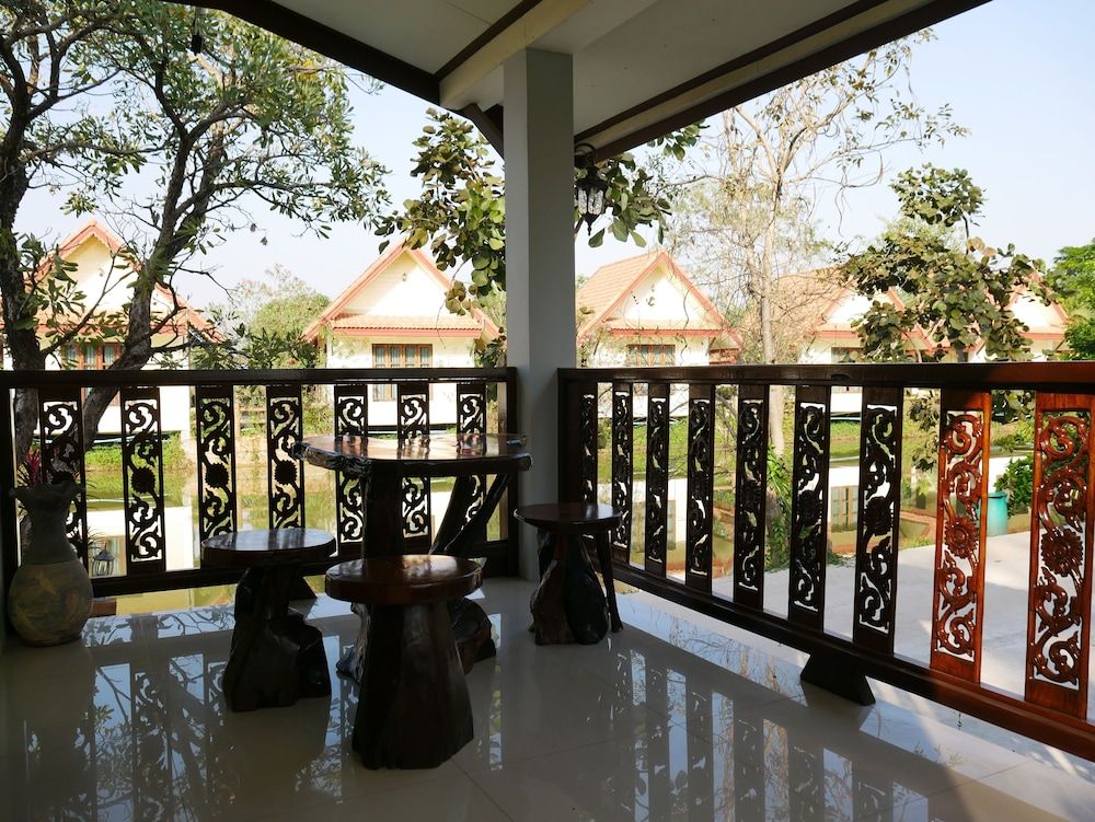 Suanluang Garden View Resort Deluxe Room 2