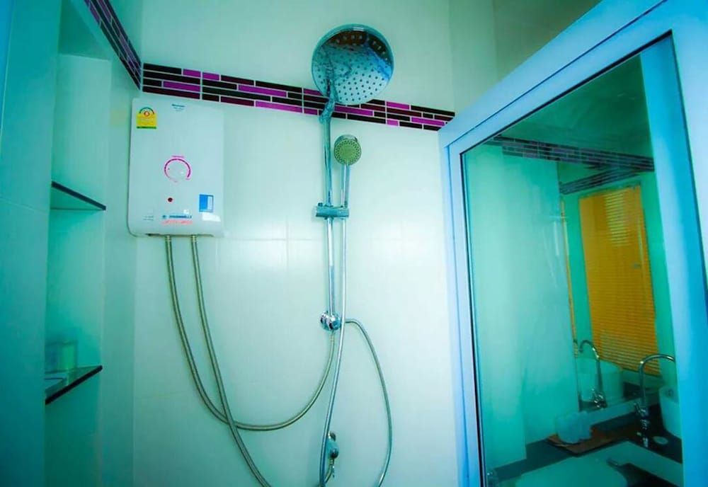 FIG Boutique Hotel Standard Twin Room 5