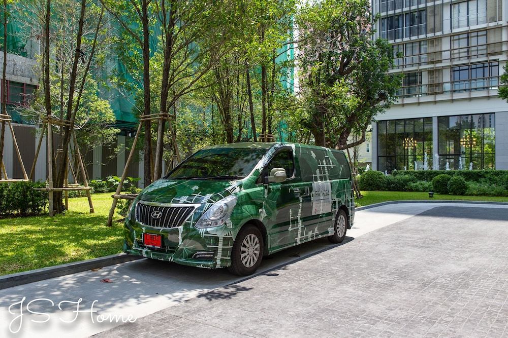 undefined City Park Luxury Home 5