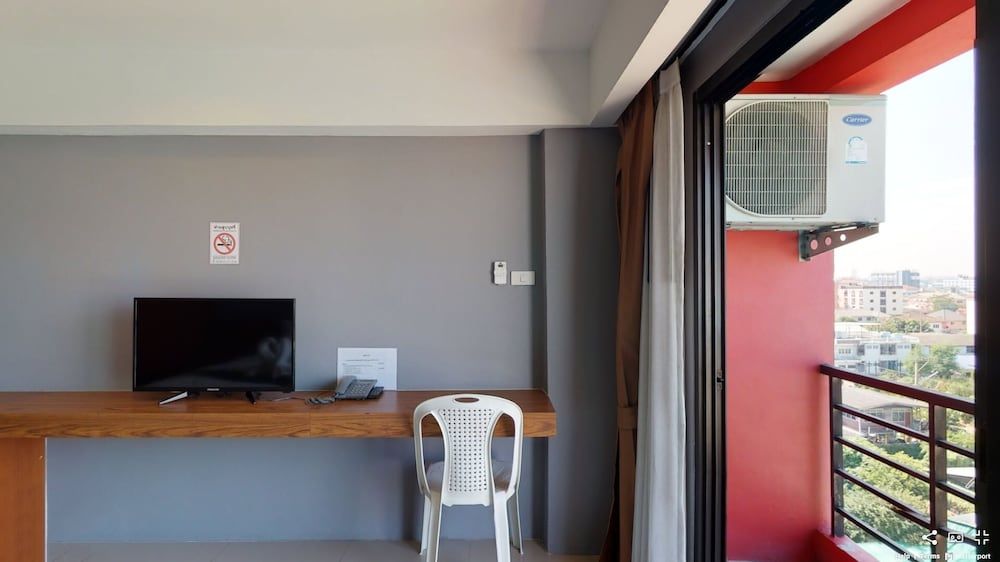 PP@Hotel Rangsit Deluxe Triple Room 16