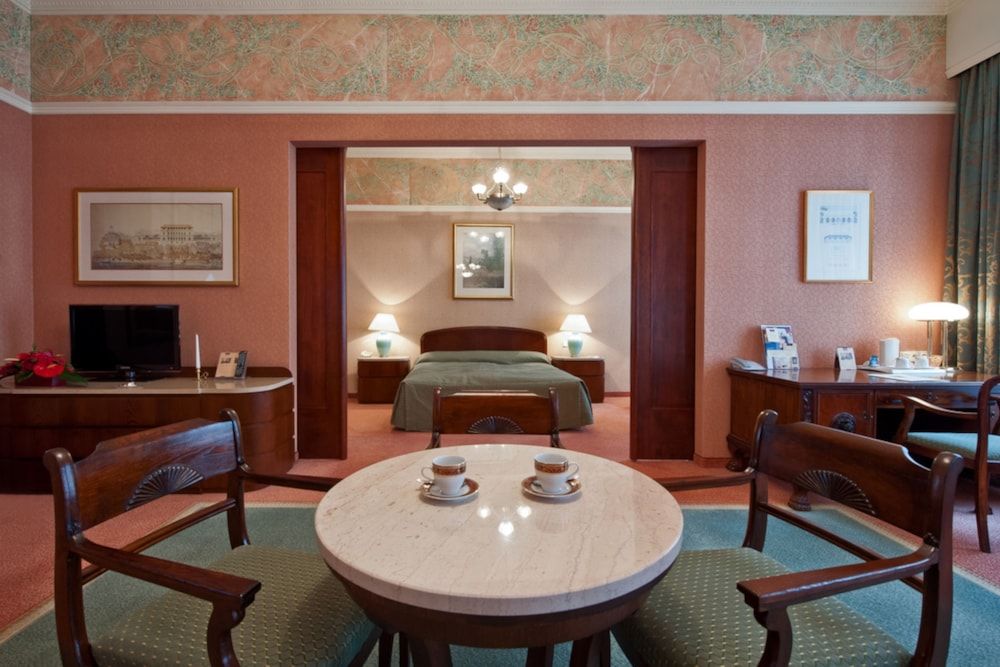 Deluxe Apartment