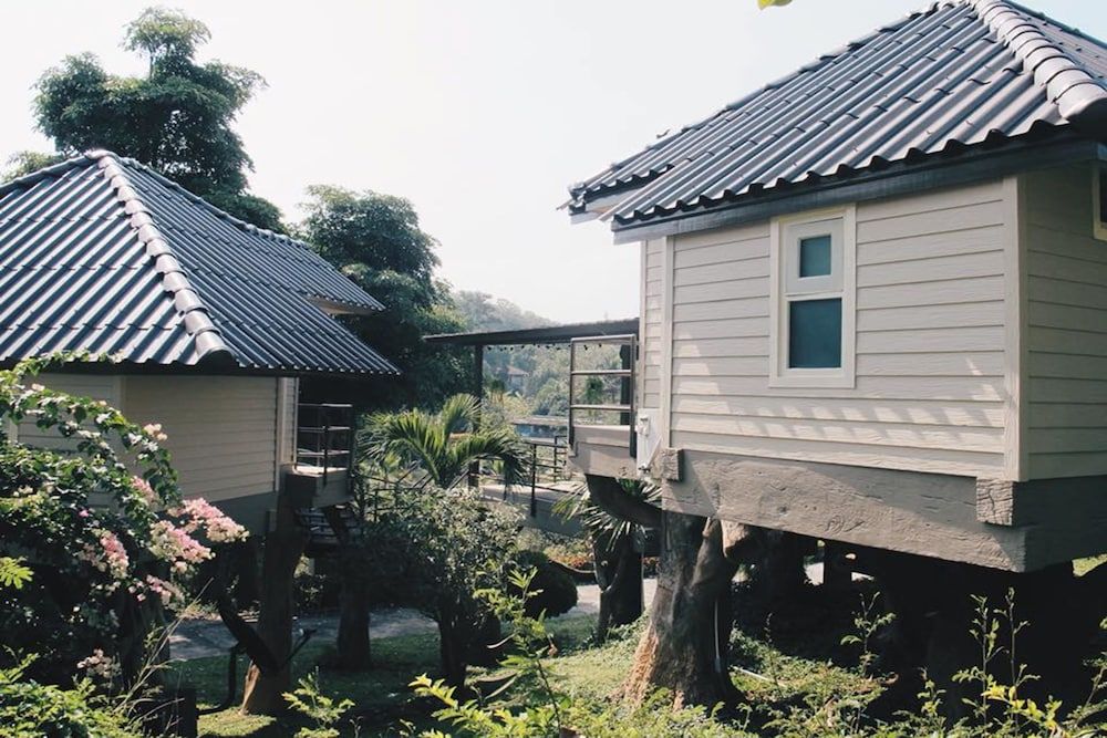 undefined Onhill Village 2