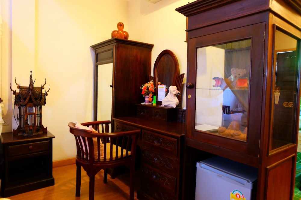 P Paradise Hotel Family Room 17