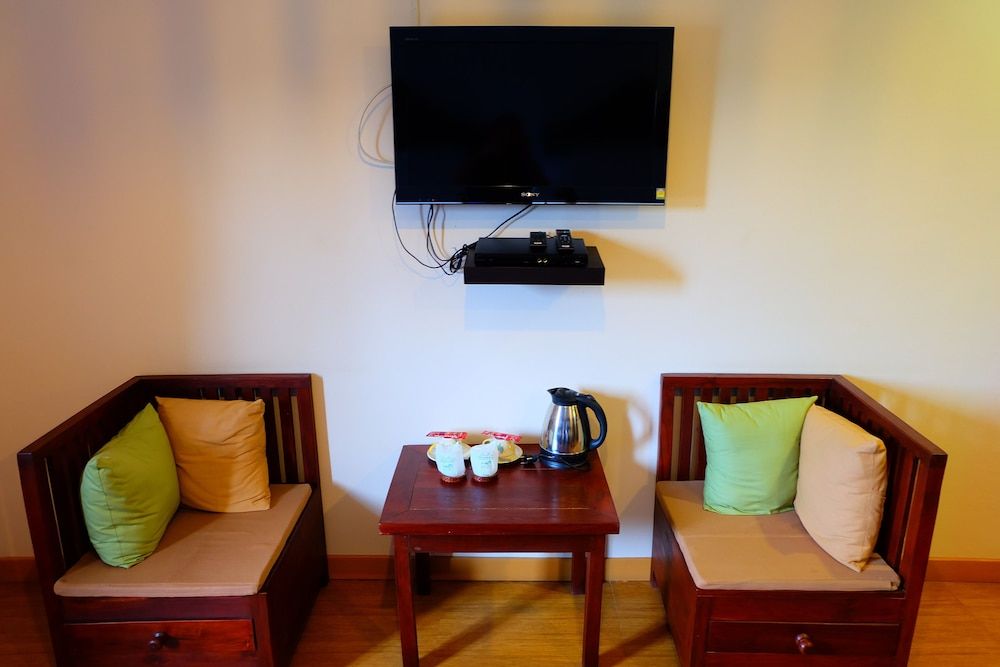 P Paradise Hotel Family Room 14