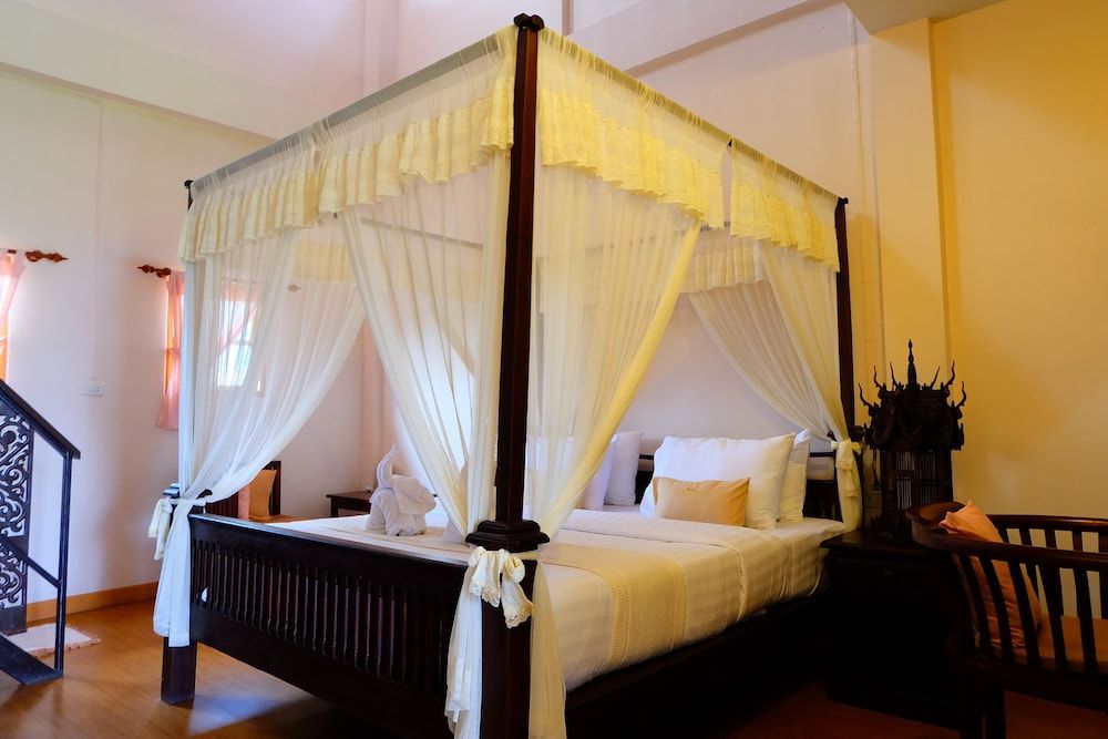 P Paradise Hotel Family Room 2