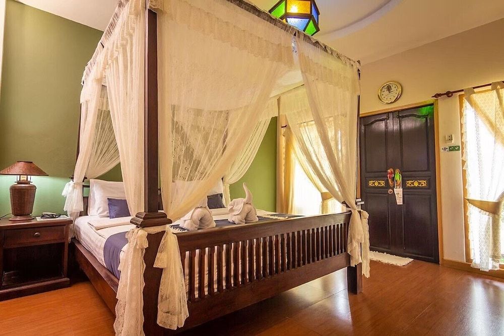 P Paradise Hotel Standard Double Room 10