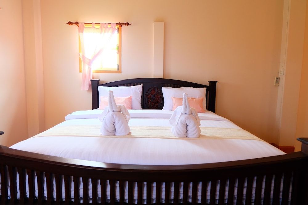 P Paradise Hotel Family Room 7