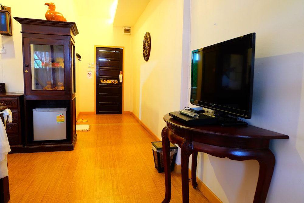 P Paradise Hotel Family Room 16