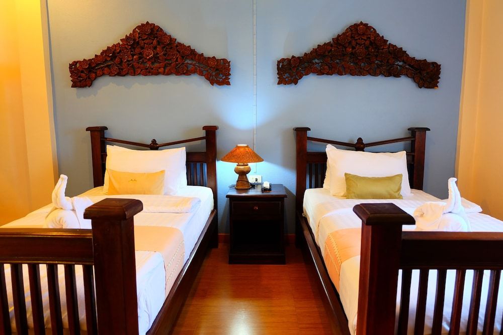 P Paradise Hotel Standard Twin Room