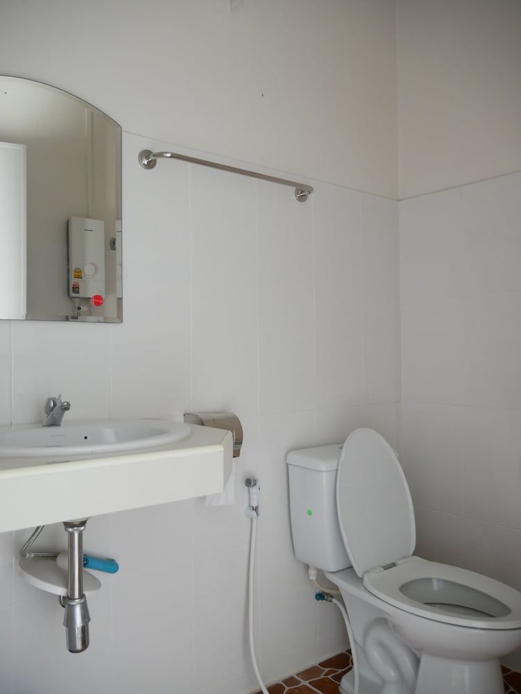 Pattana Resort Standard Double Room 4