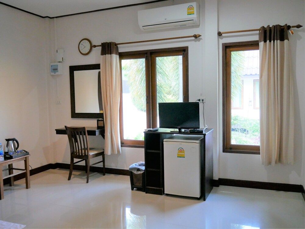 Pattana Resort Standard Bungalow 5
