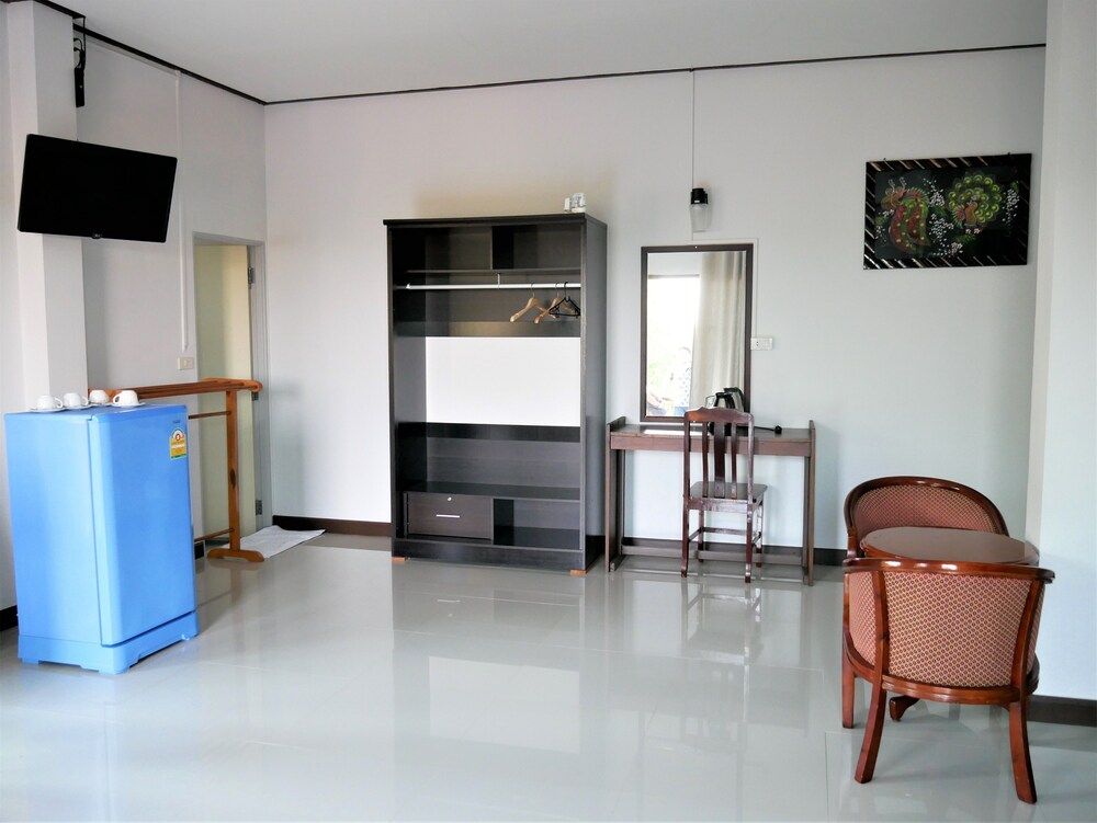 Pattana Resort Family Room 4