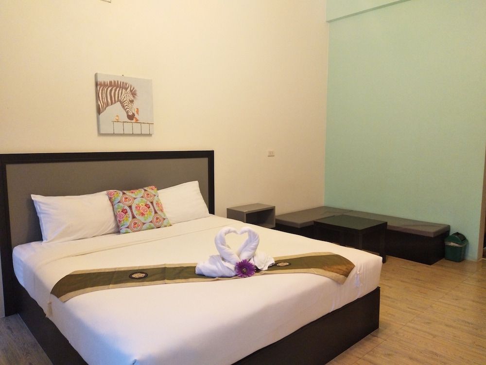 RoomQuest Chonburi Phanat Nikhom Standard Double Room, 1 Queen Bed