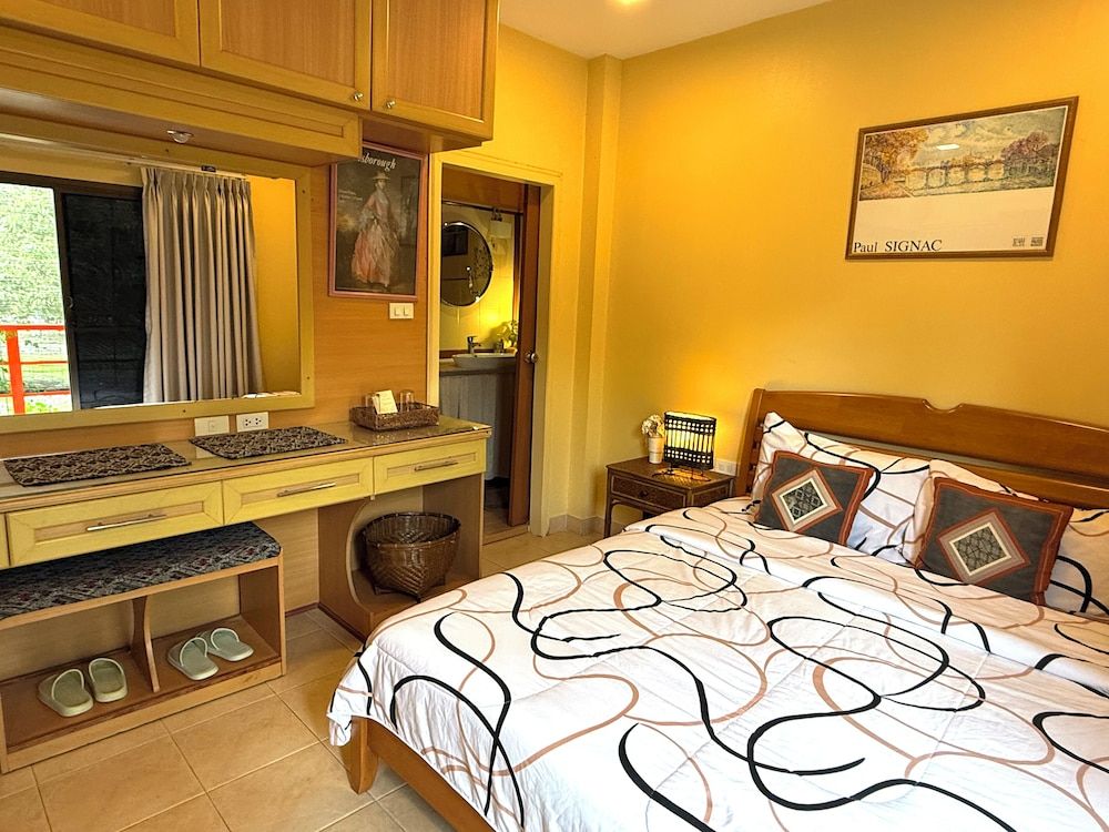 Saku Boutique Homestay Queen Bed Garden View Room B