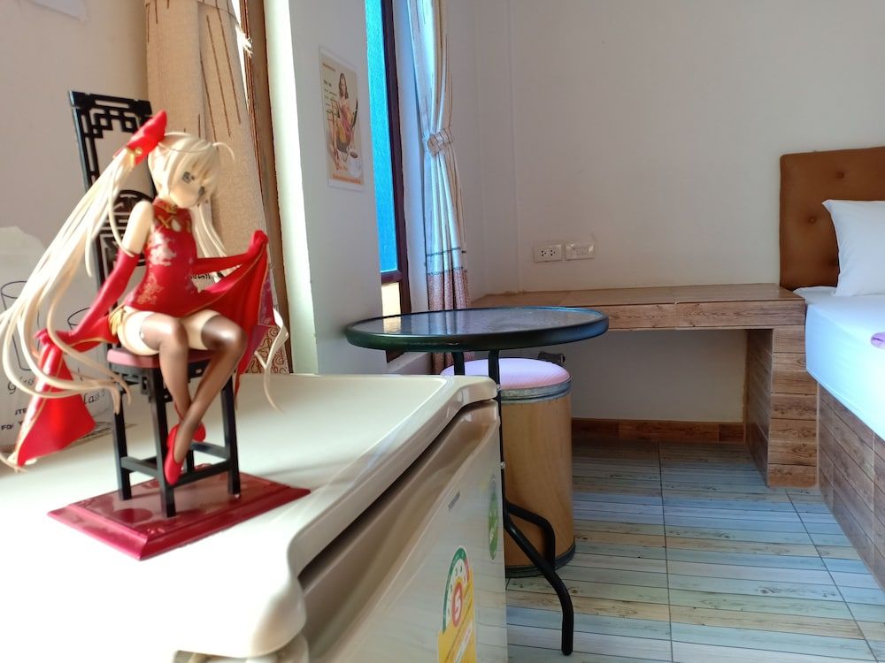 Suphan Wanwarn Resort Standard Twin Room 3