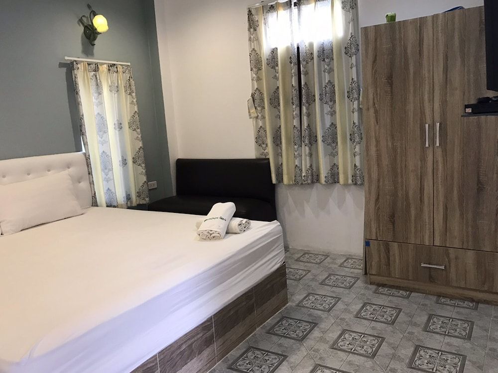 Suphan Wanwarn Resort Bungalow 4