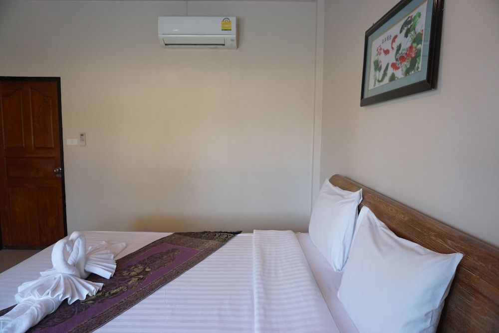 S Ville Resort Superior Double Room 4