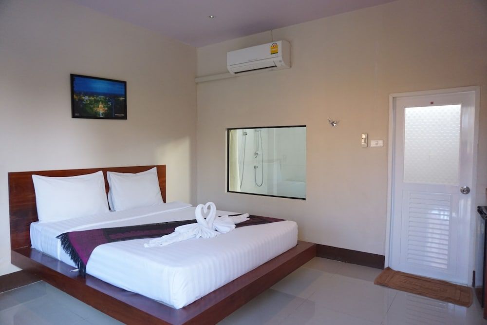 S Ville Resort Superior Double Room 9