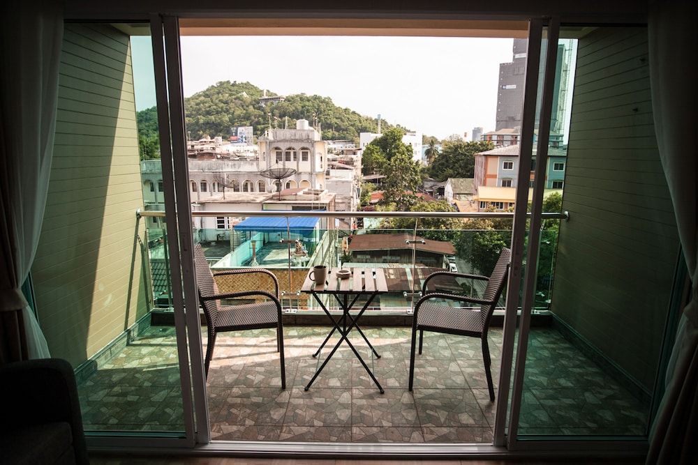 Cityview Residence Superior Room Higher Floor with Premium Shower 15