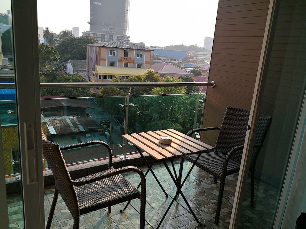 Cityview Residence Superior Room Higher Floor with Premium Shower 12