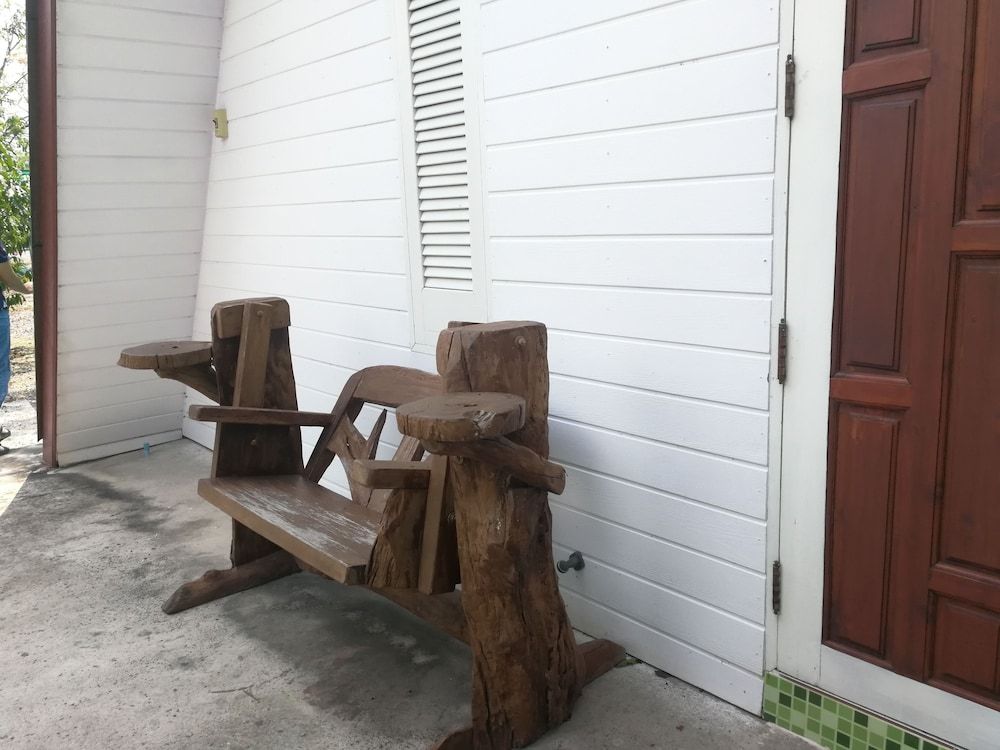 Bung Lung Resort Superior Bungalow 2